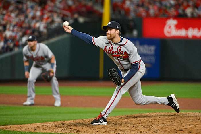 Apr 3, 2023; St. Louis, Missouri, USA; Atlanta Braves relief pitcher Collin McHugh (32) pitches against the St. Louis Cardinals during the eighth inning at Busch Stadium.